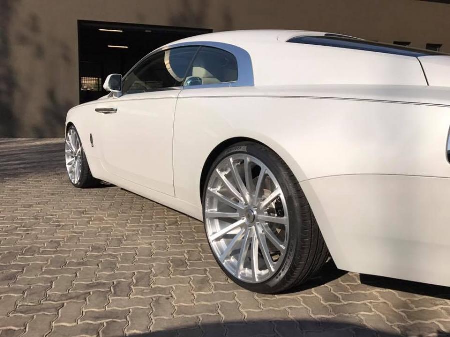 Детали экстерьера Rolls-Royce Wraith Matte White by RACE! 2017 года  (фото 4 из 7)